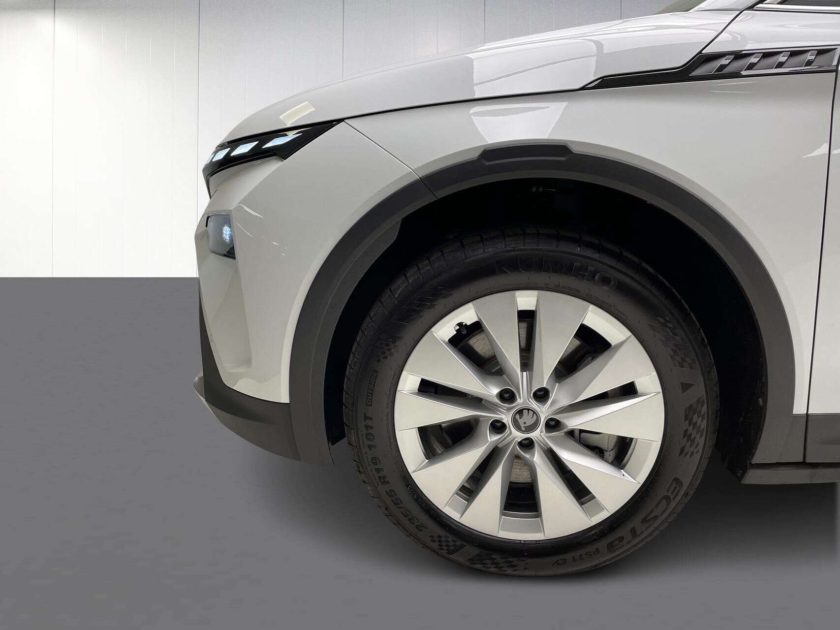 Hvid Skoda Elroq fra 2026