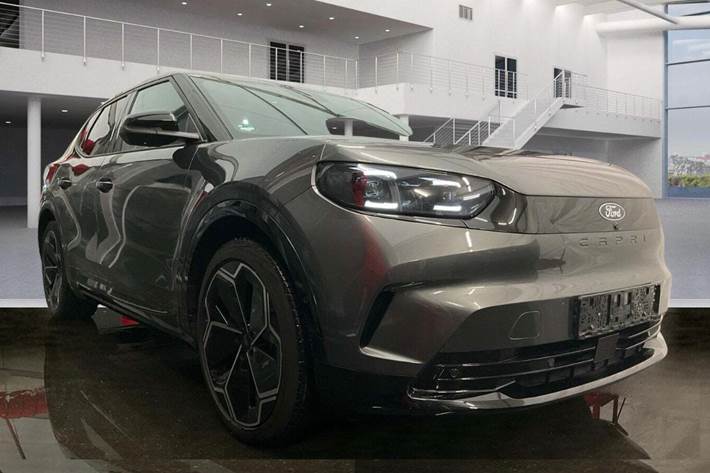 Grå Ford Capri fra 2025