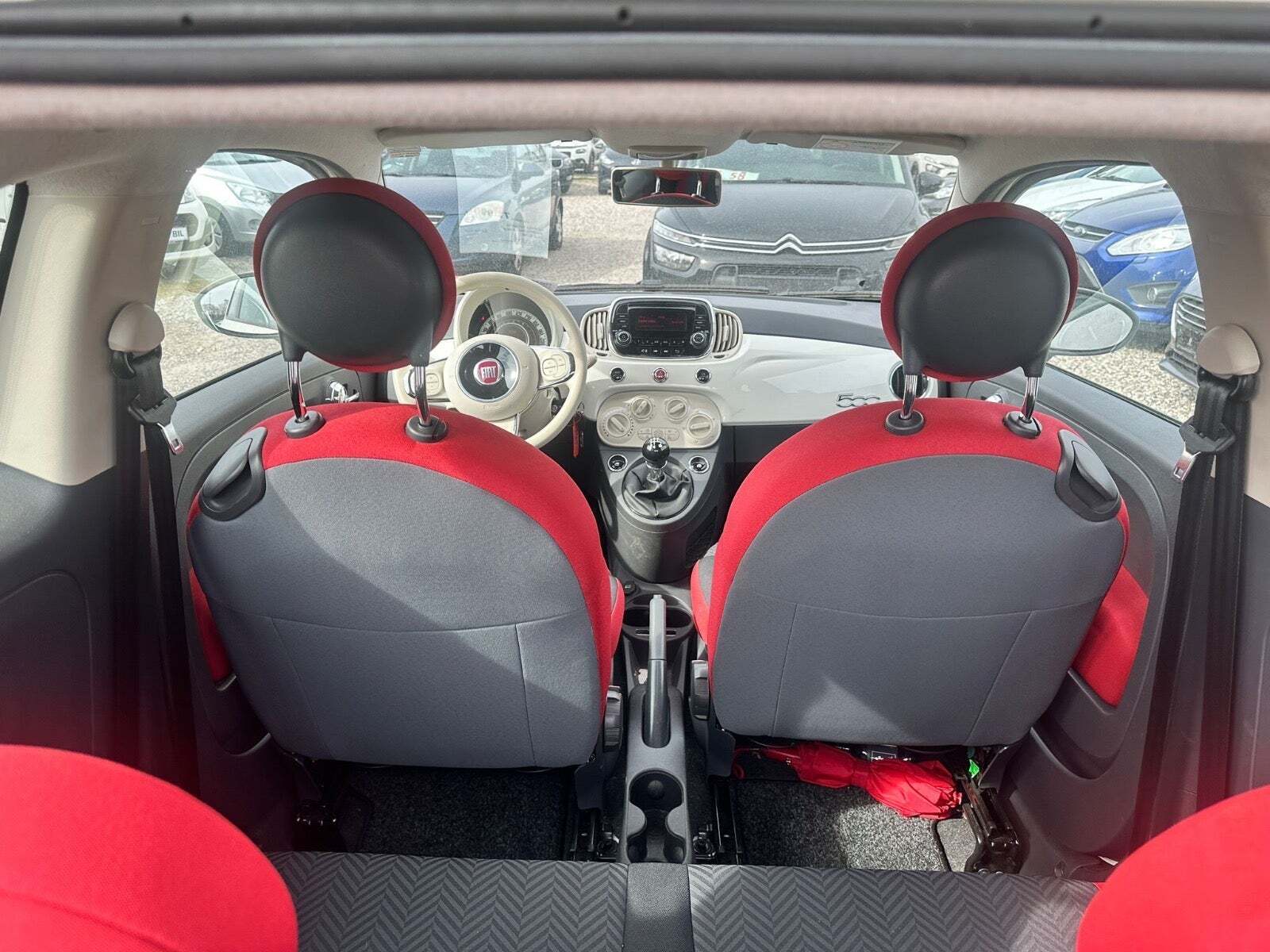 Hvid Fiat 500 fra 2015