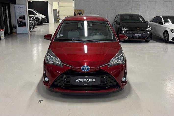 Rød Toyota Yaris fra 2018