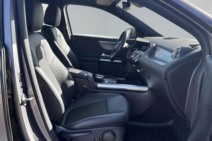 Grå Mercedes EQA250 fra 2021