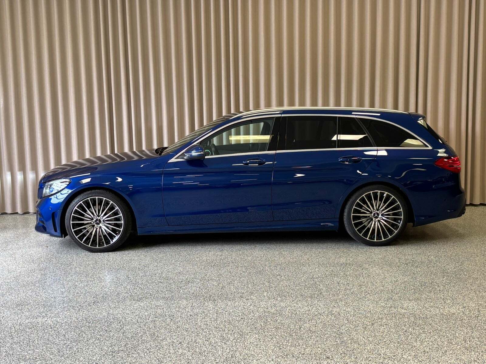 Mercedes C200 2,0 AMG Line stc. aut.