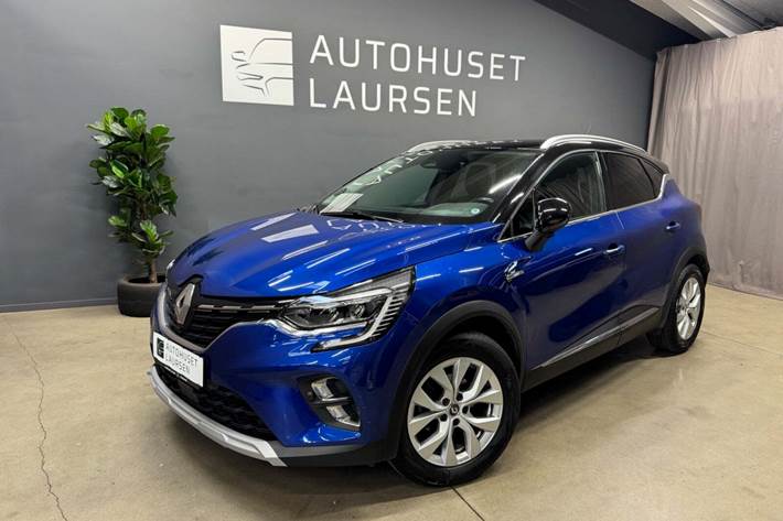 Blå Renault Captur fra 2020 set udefra