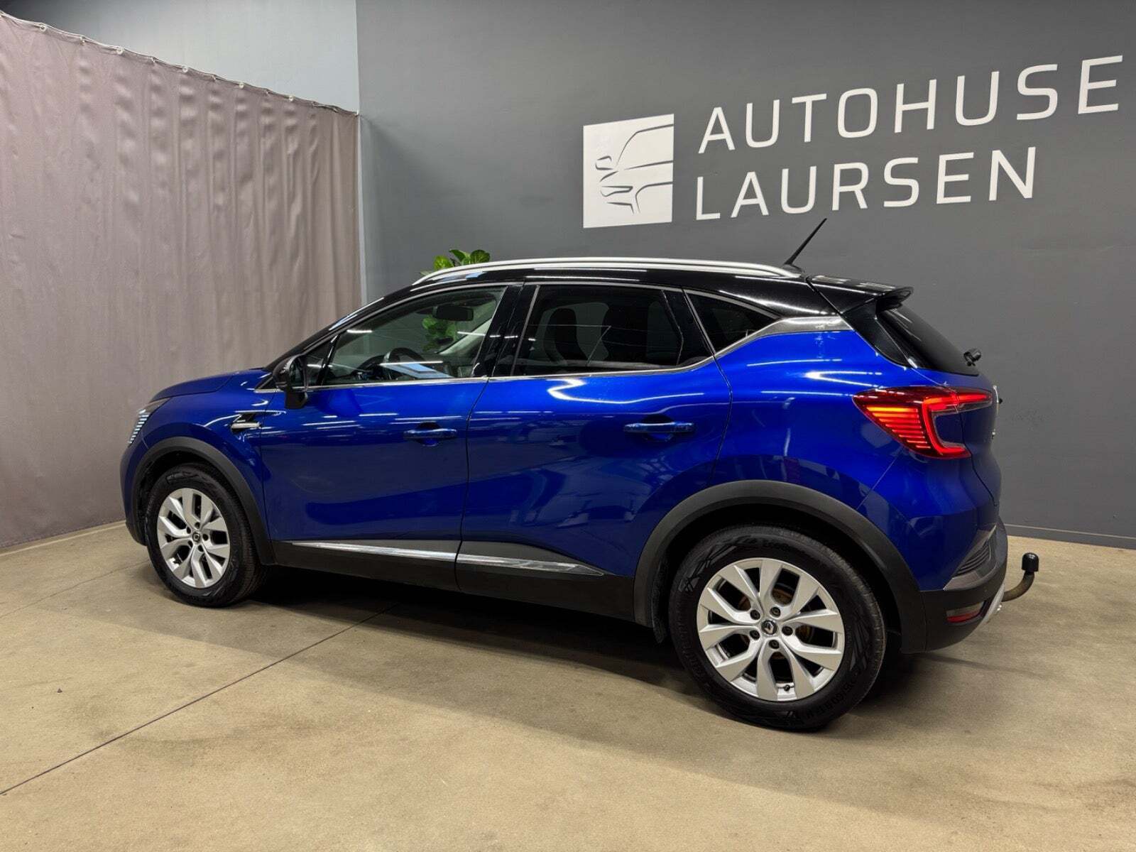 Blå Renault Captur fra 2020