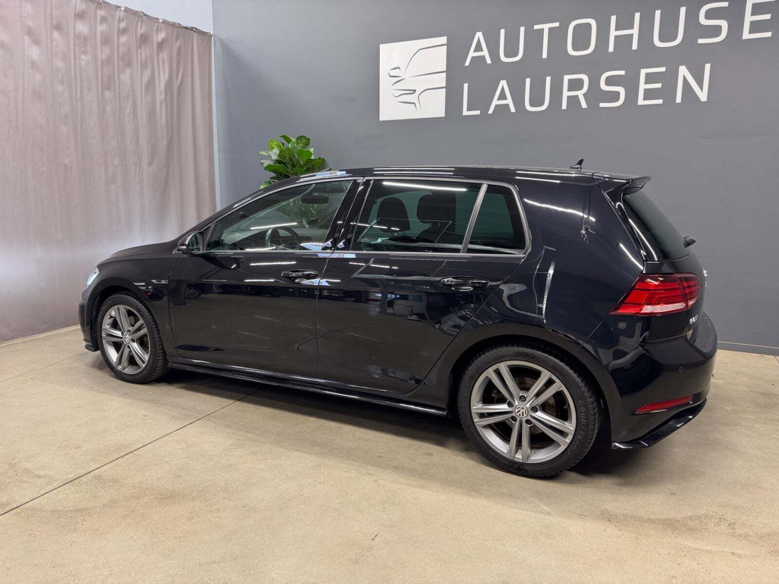 Sort VW Golf VII fra 2019