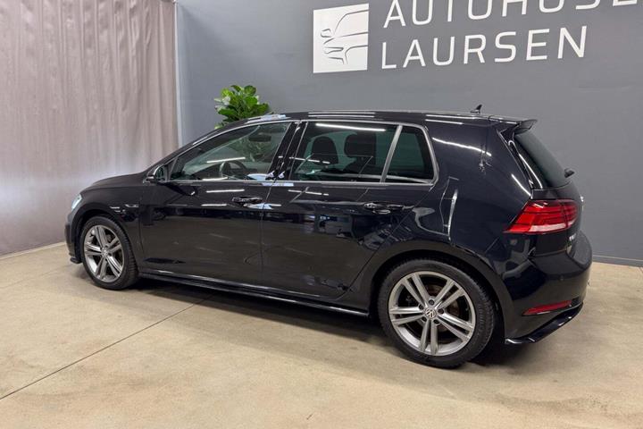 Sort VW Golf VII fra 2019