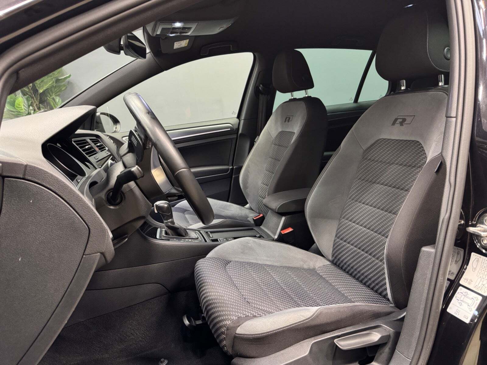 Sort VW Golf VII fra 2019