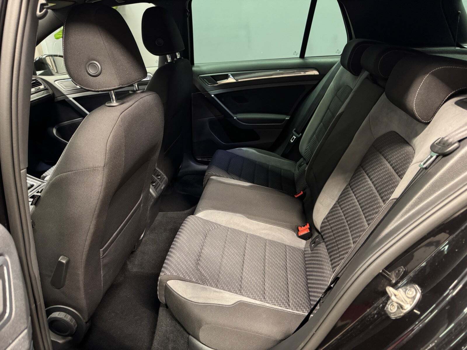 Sort VW Golf VII fra 2019