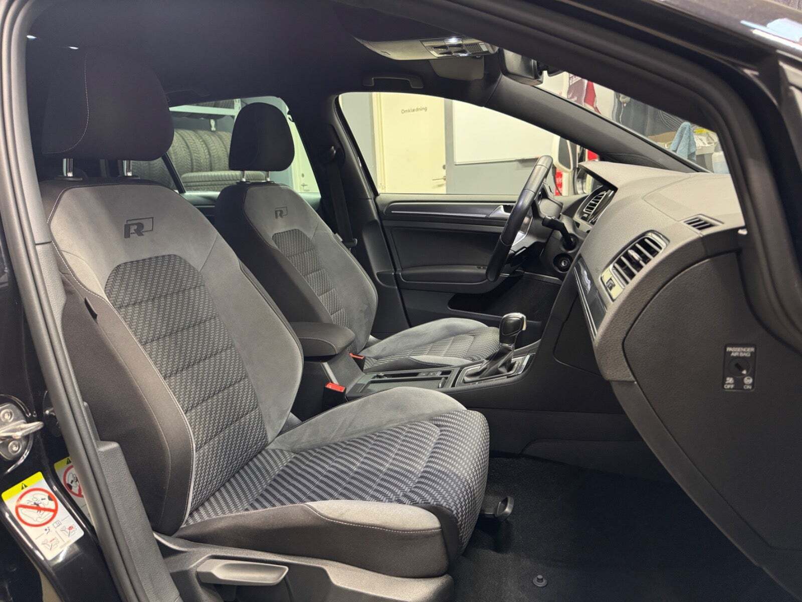 Sort VW Golf VII fra 2019