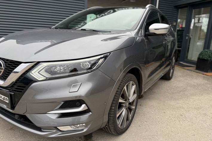 Grå Nissan Qashqai fra 2020