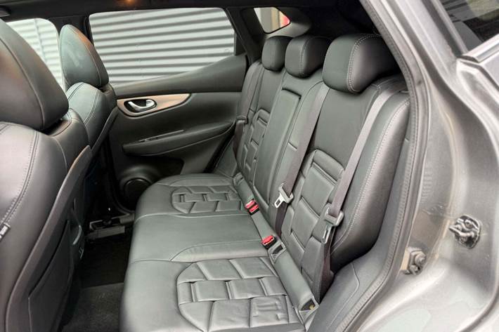 Grå Nissan Qashqai fra 2020