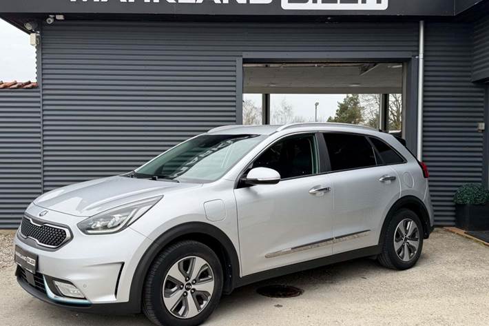 Sølv Kia Niro fra 2018 set udefra