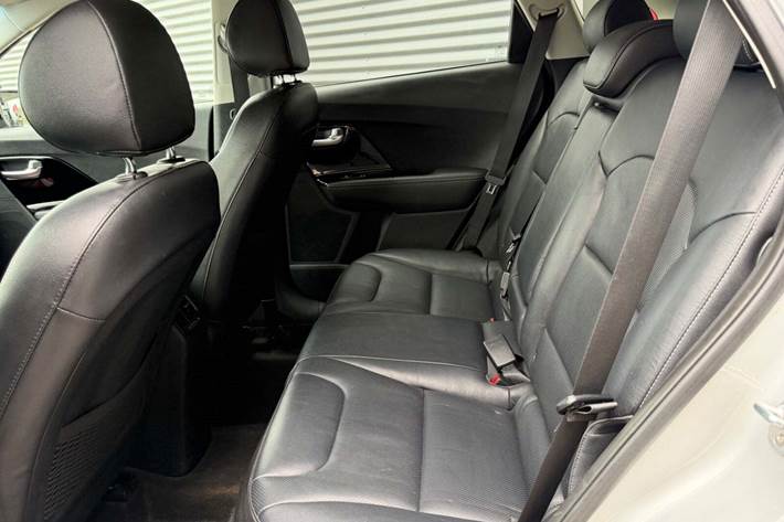 Sølv Kia Niro fra 2018