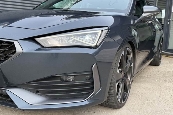 Grå Cupra Leon fra 2021