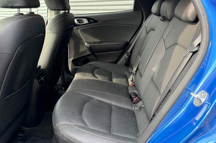 Blå Kia XCeed fra 2021