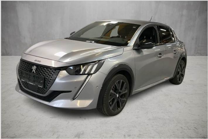 Grå Peugeot e-208 fra 2023