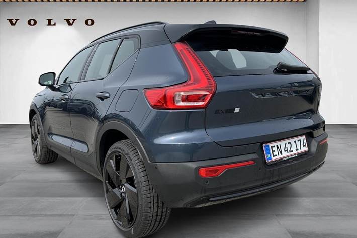 Blå Volvo EX40 fra 2026