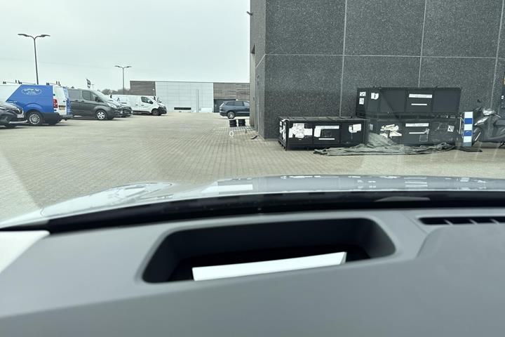 Grå Volvo ES90 fra 2026
