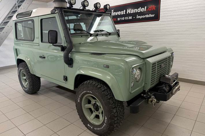 Grøn Land Rover Defender 90 fra 2016