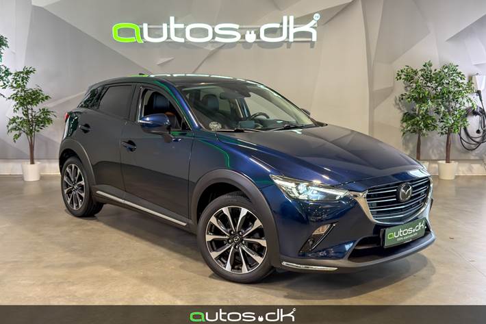 Blå Mazda CX-3 fra 2018 set udefra