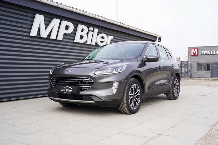 Grå Ford Kuga fra 2020 set udefra