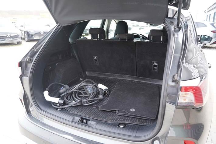 Grå Ford Kuga fra 2020