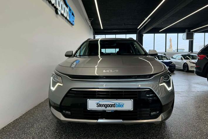 Sølv Kia Niro fra 2023