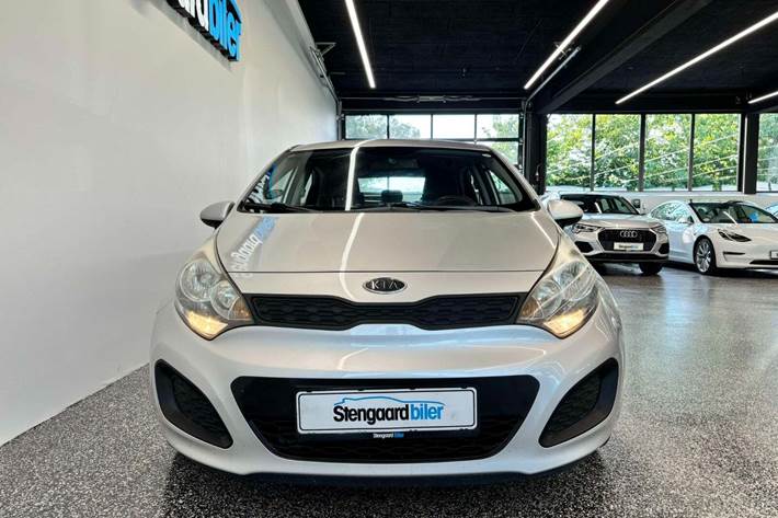 Sølv Kia Rio fra 2014