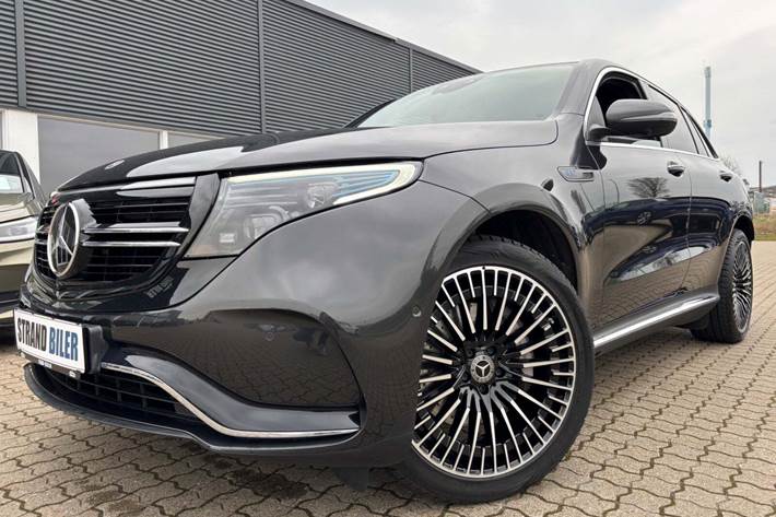 Grå Mercedes EQC400 fra 2021