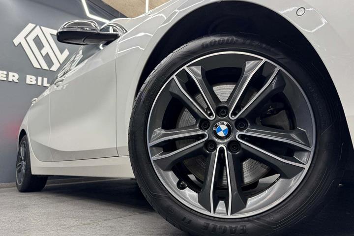 Hvid BMW 120d fra 2020