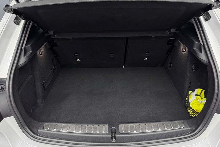 Hvid BMW 120d fra 2020