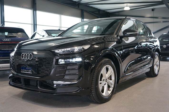 Sort Audi Q6 e-tron fra 2025