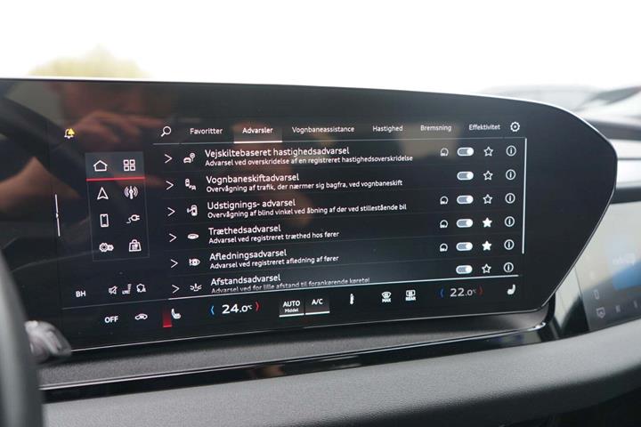 Sort Audi Q6 e-tron fra 2025