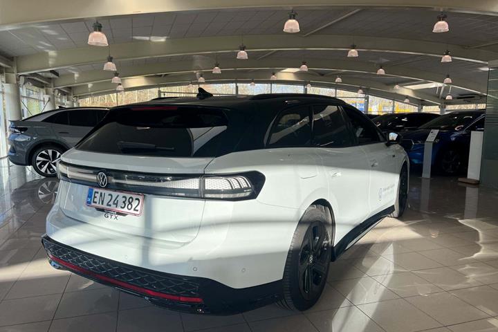 Hvid VW ID.7 fra 2026