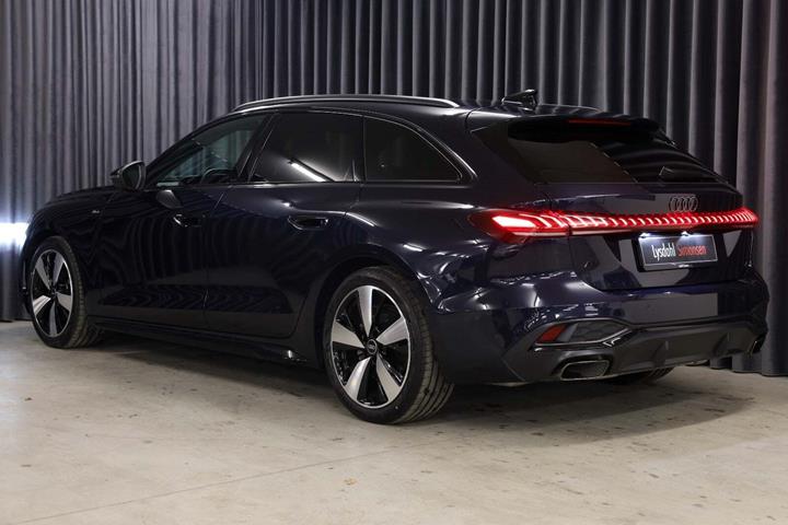 Blå Audi A5 fra 2025