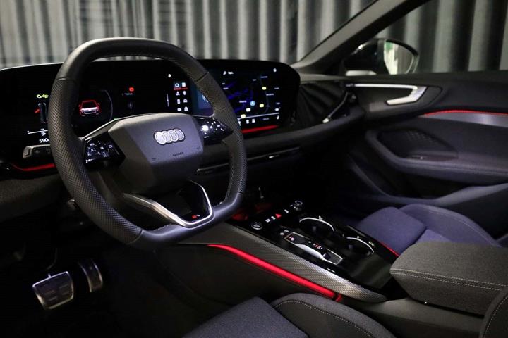 Blå Audi A5 fra 2025