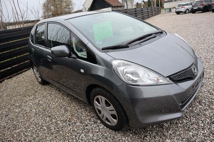 Grå Honda Jazz fra 2013