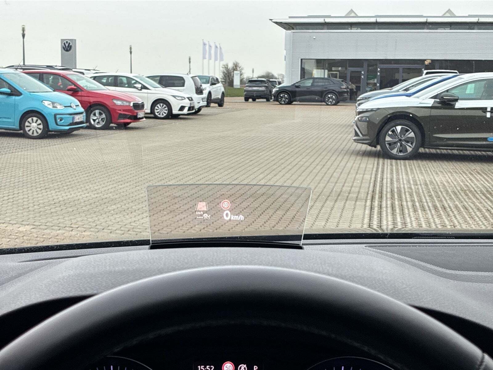 Sort VW Passat fra 2020