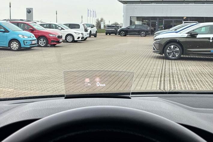 Sort VW Passat fra 2020