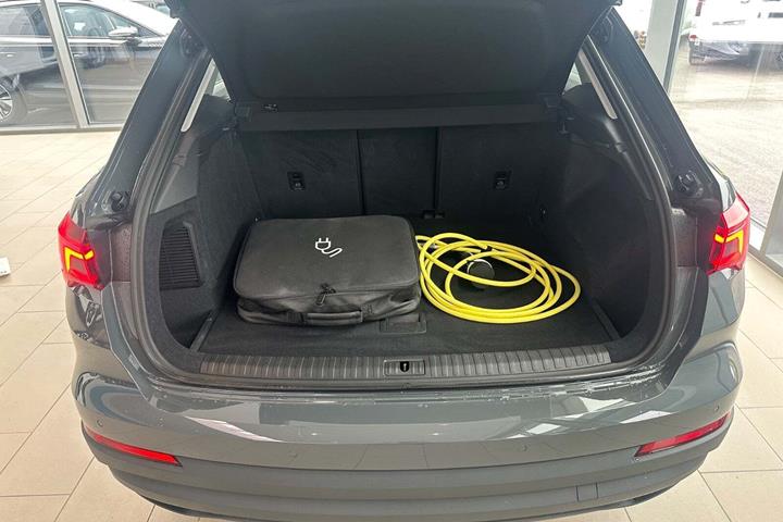 Grå Audi Q3 fra 2021