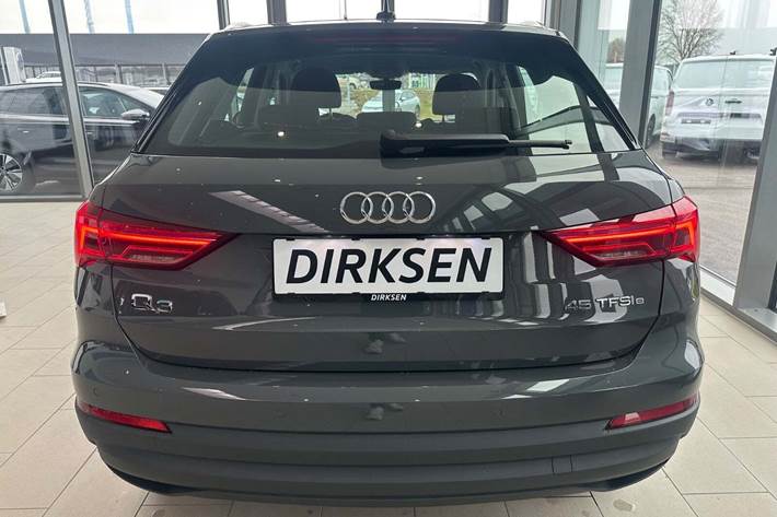 Grå Audi Q3 fra 2021