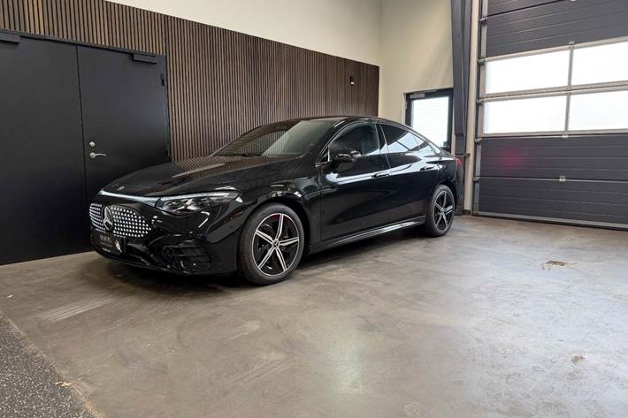 Sort Mercedes CLA250+ fra 2025