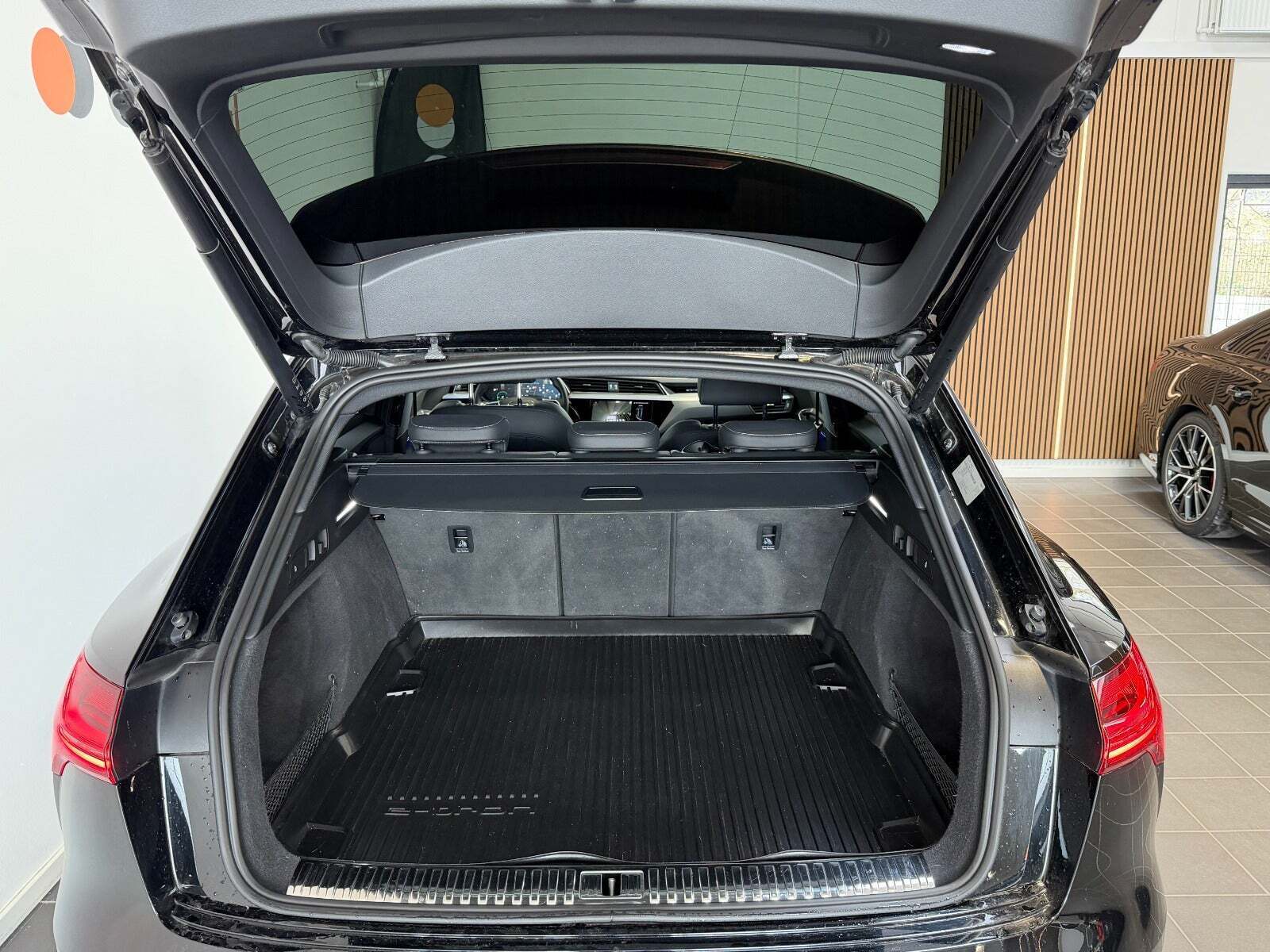 Sort Audi Q8 e-tron fra 2023