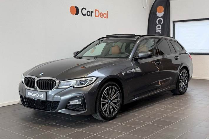 Grå BMW 330e fra 2021