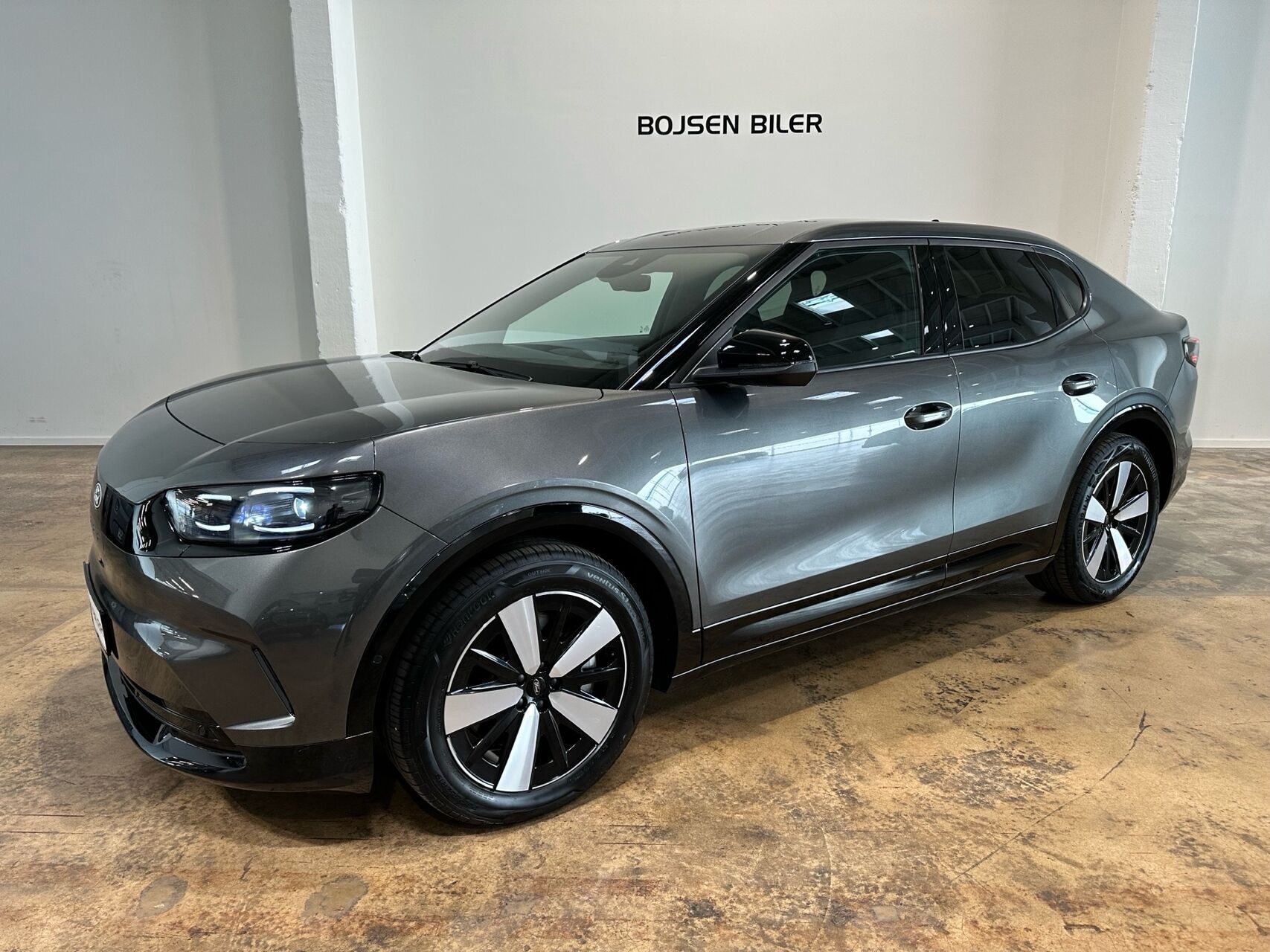 Sort Ford Capri fra 2025