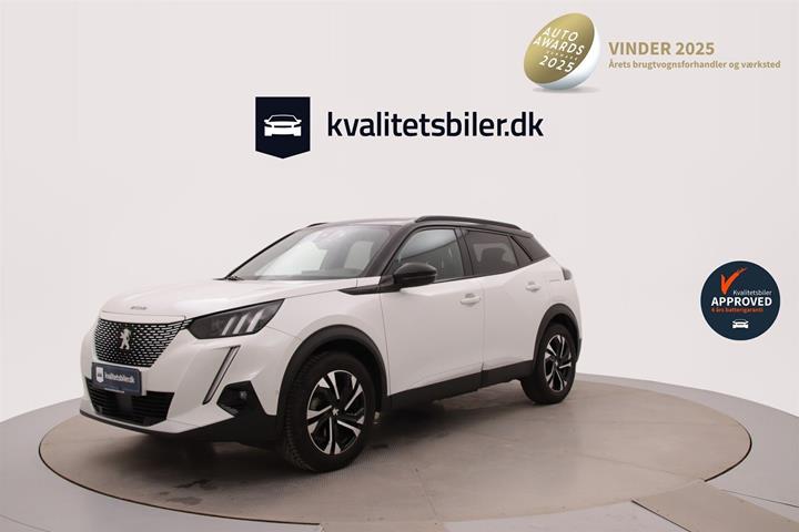 Hvid Peugeot e-2008 fra 2020 set udefra