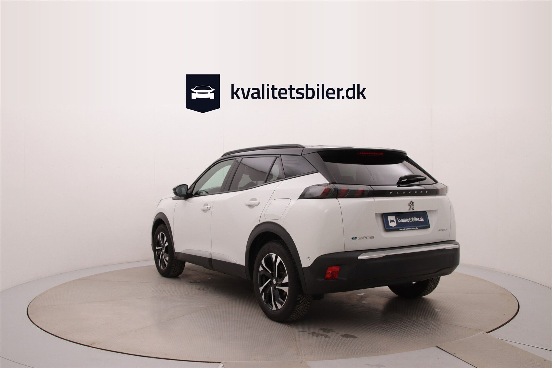 Hvid Peugeot e-2008 fra 2020