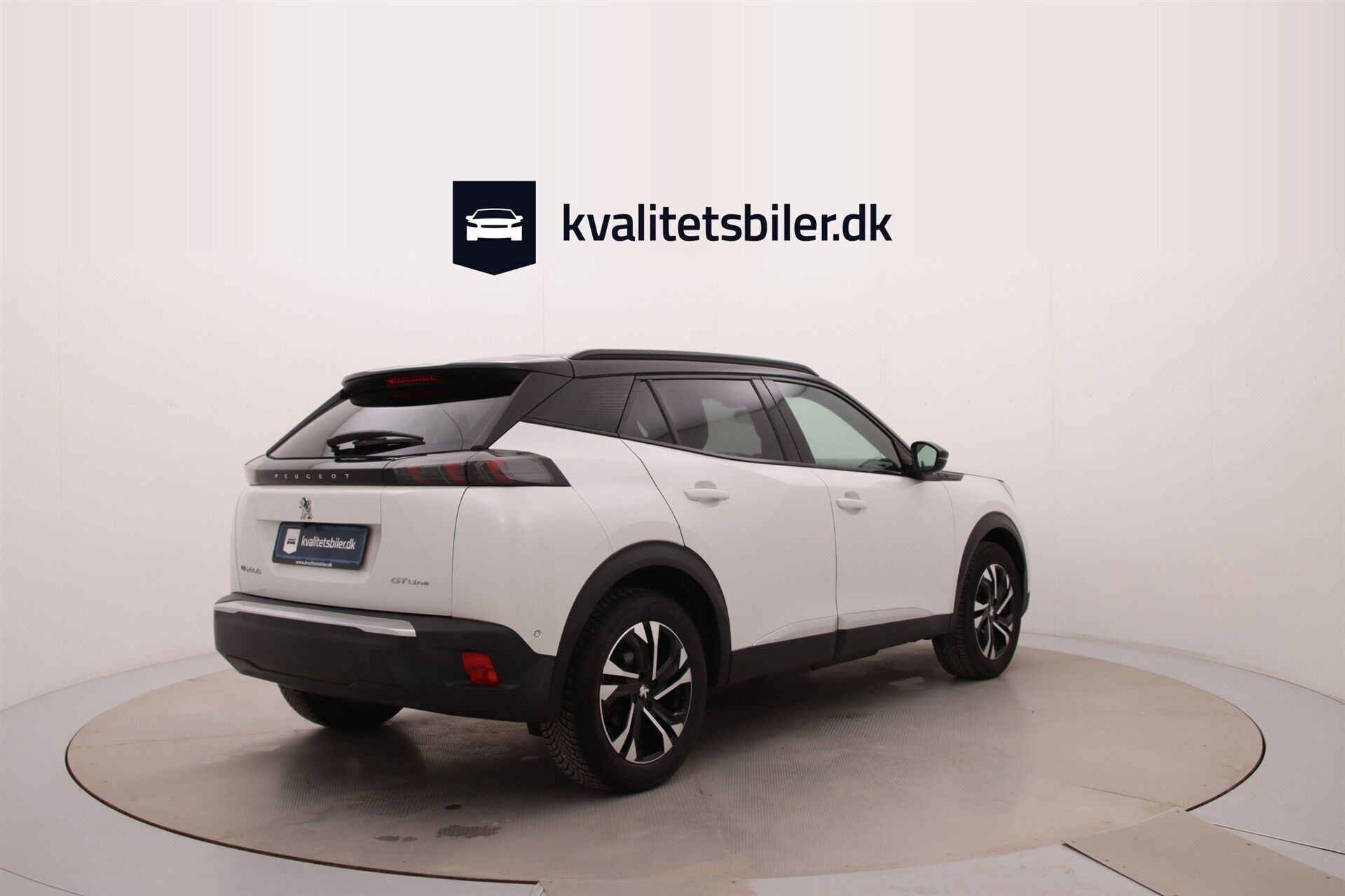 Hvid Peugeot e-2008 fra 2020