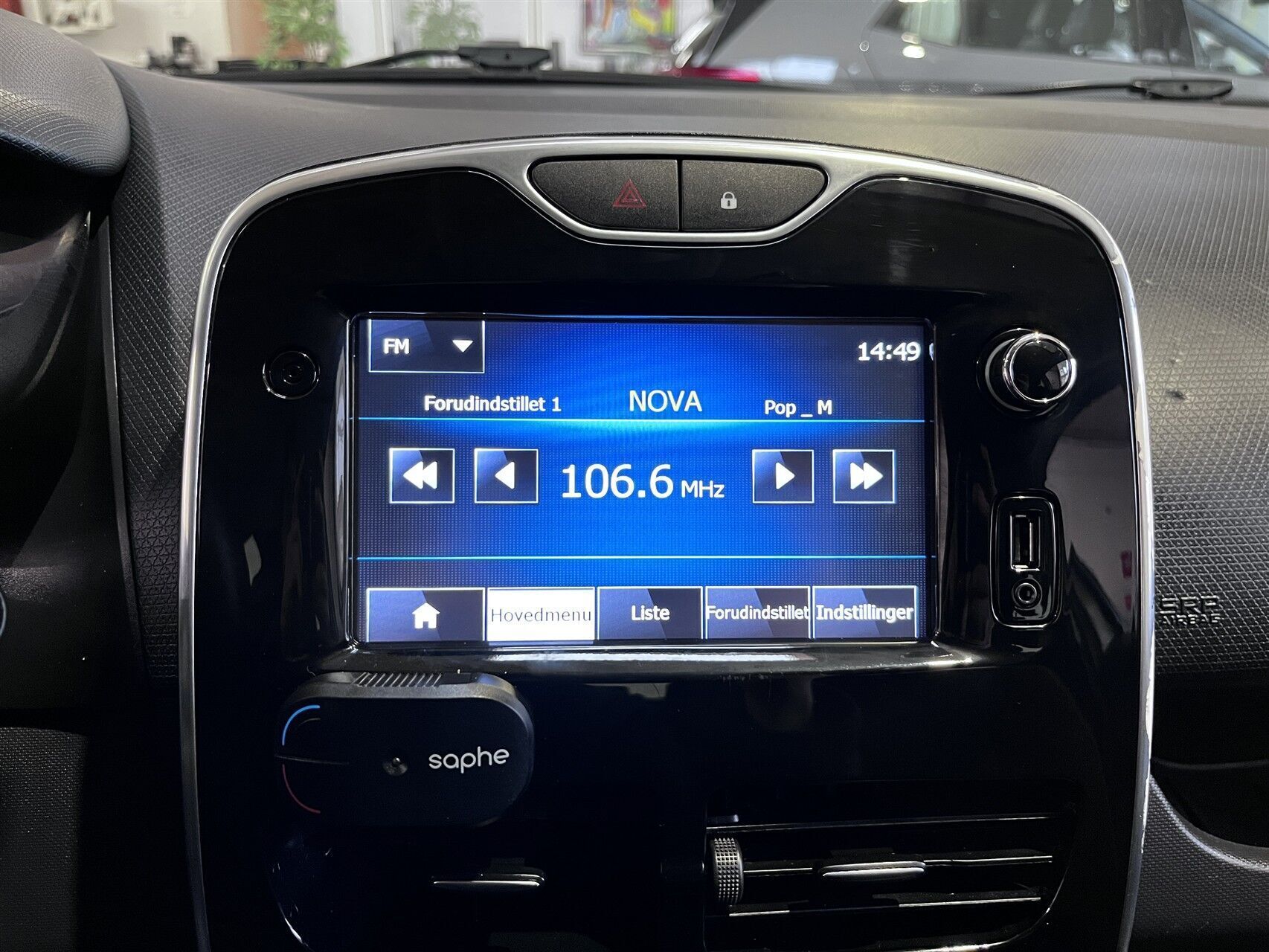 Sølv Renault Clio fra 2015