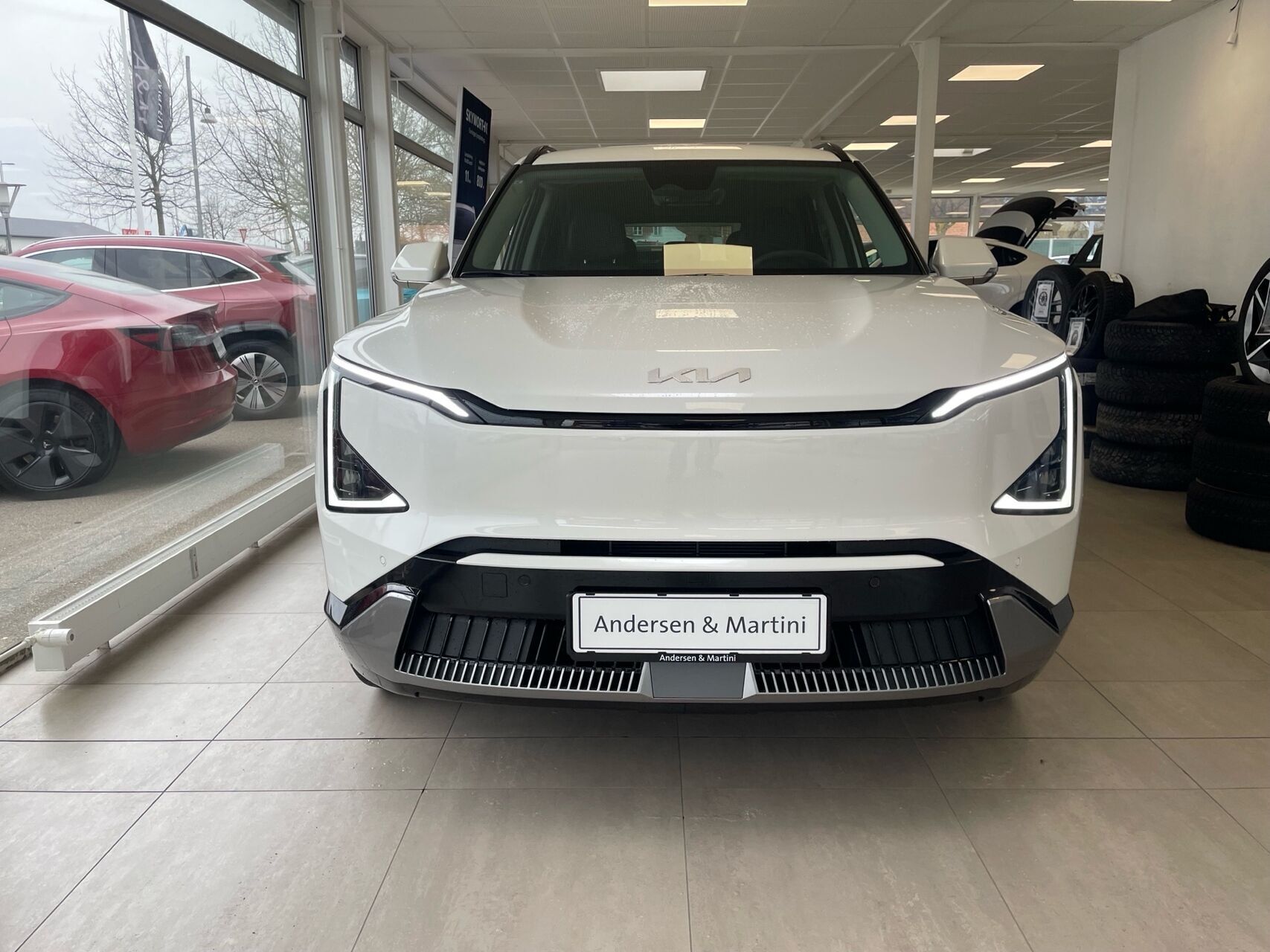 Hvid Kia EV5 fra 2026 set udefra